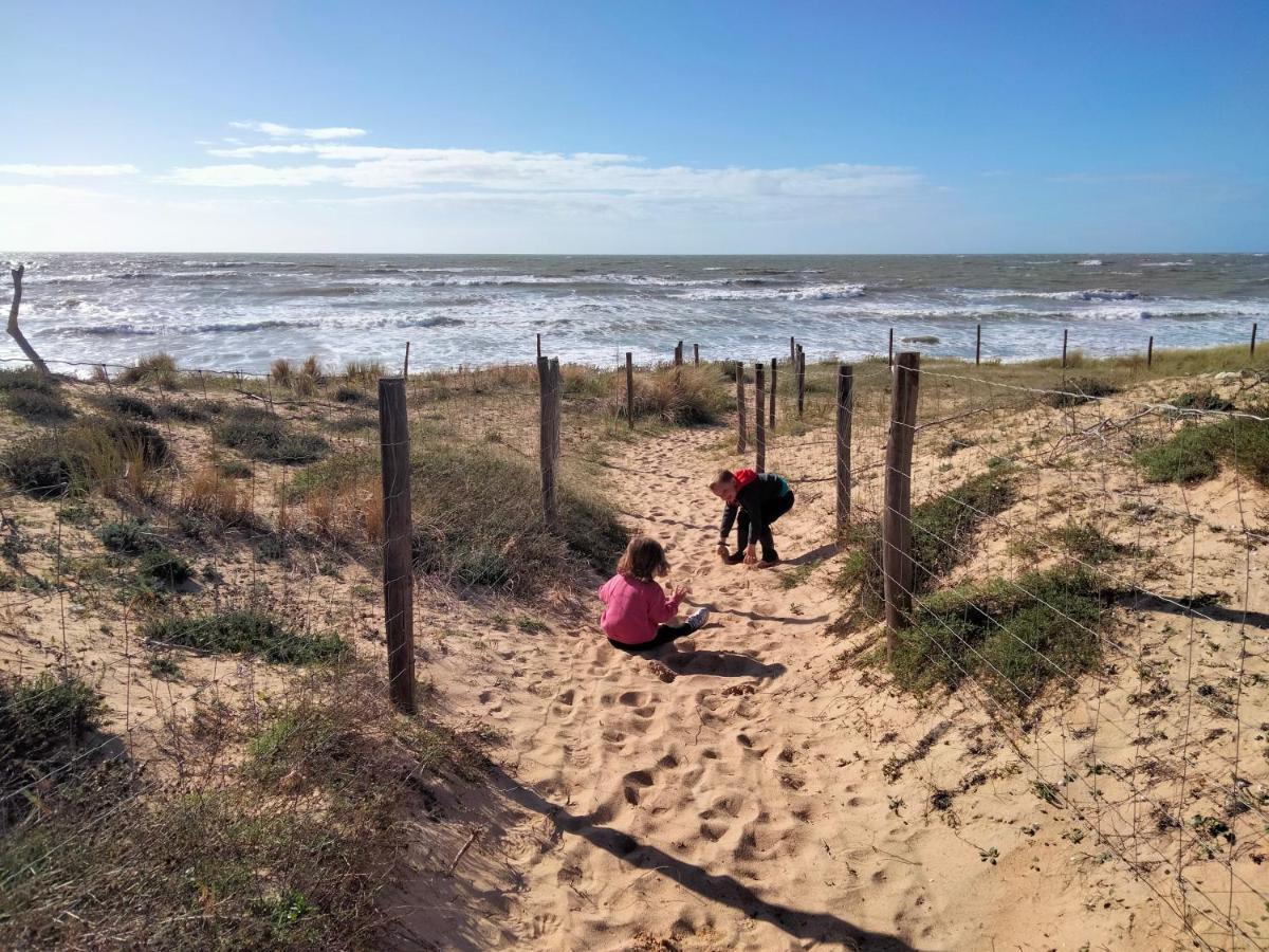 Les Pieds Dans L'Eau Acces Direct A La Plage La Cotinière Esterno foto